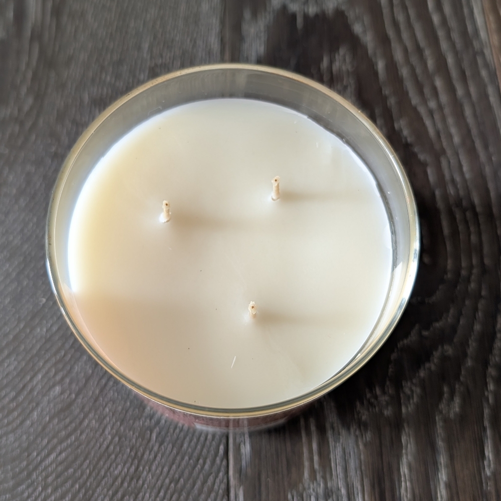 NWT Bath & Body Works Champagne Toast Candle - Picture 3 of 4
